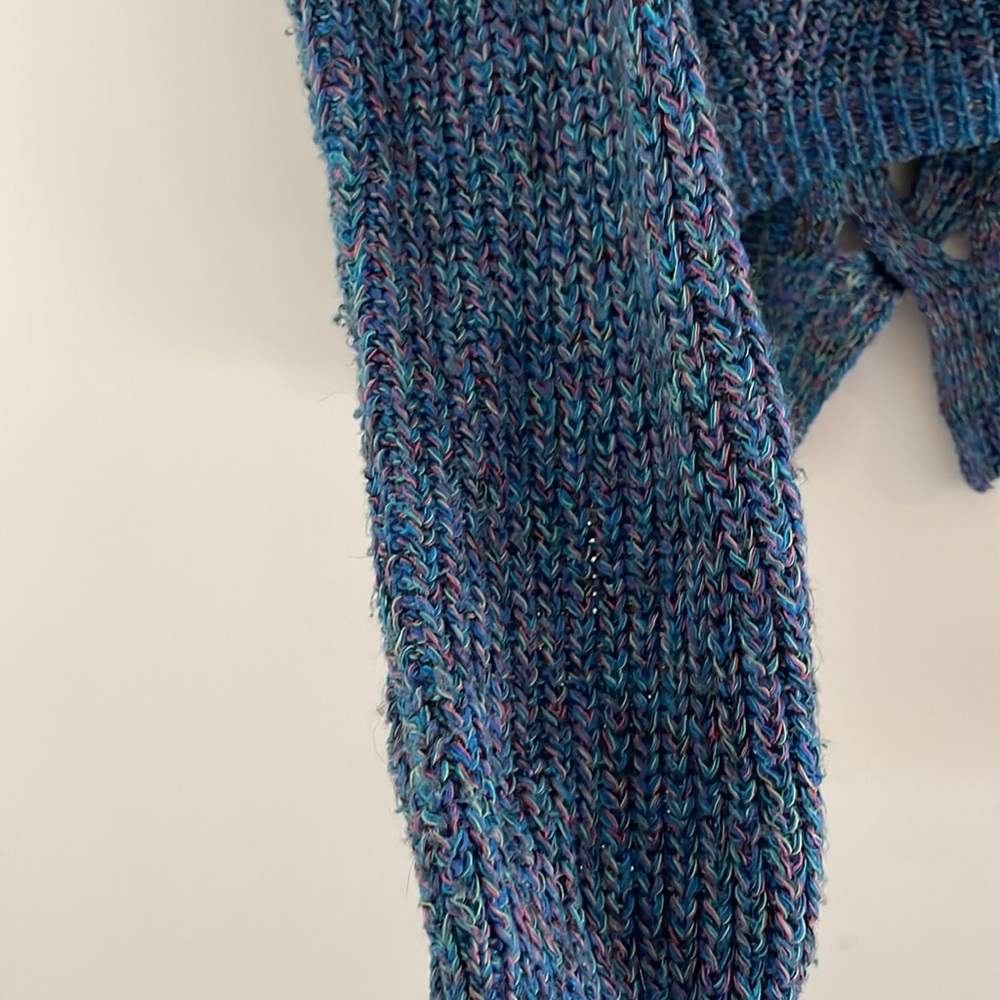 Express Sweater - Picture 5 of 6